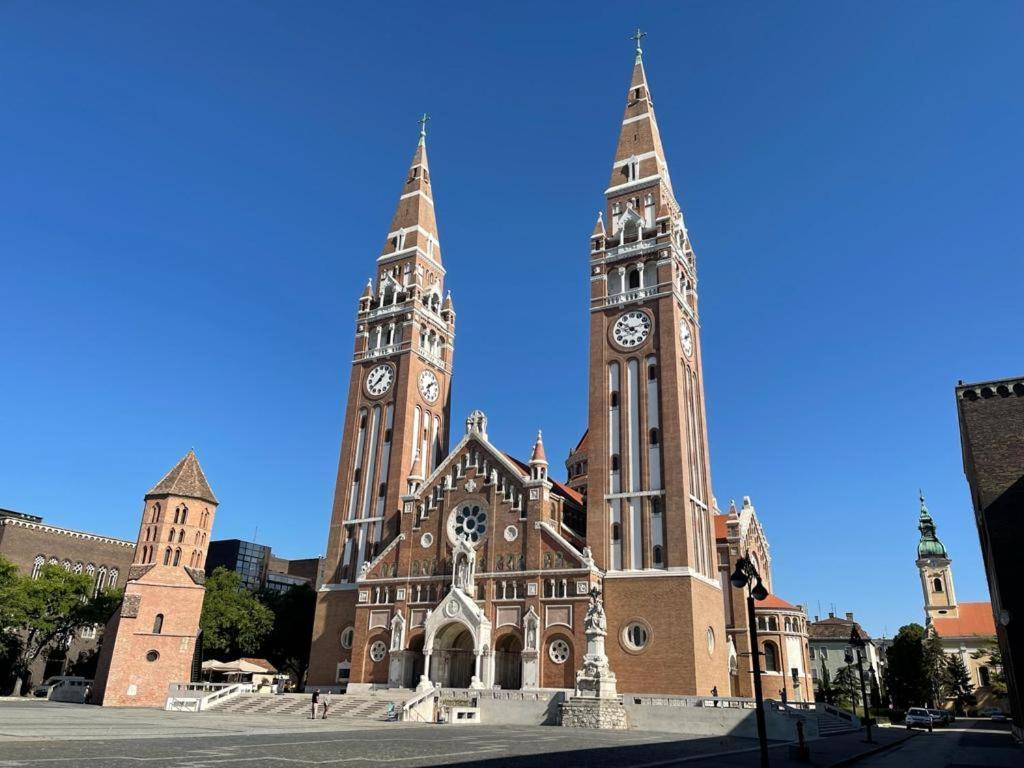 Synagoge view loft bestern Szeged Buitenkant foto